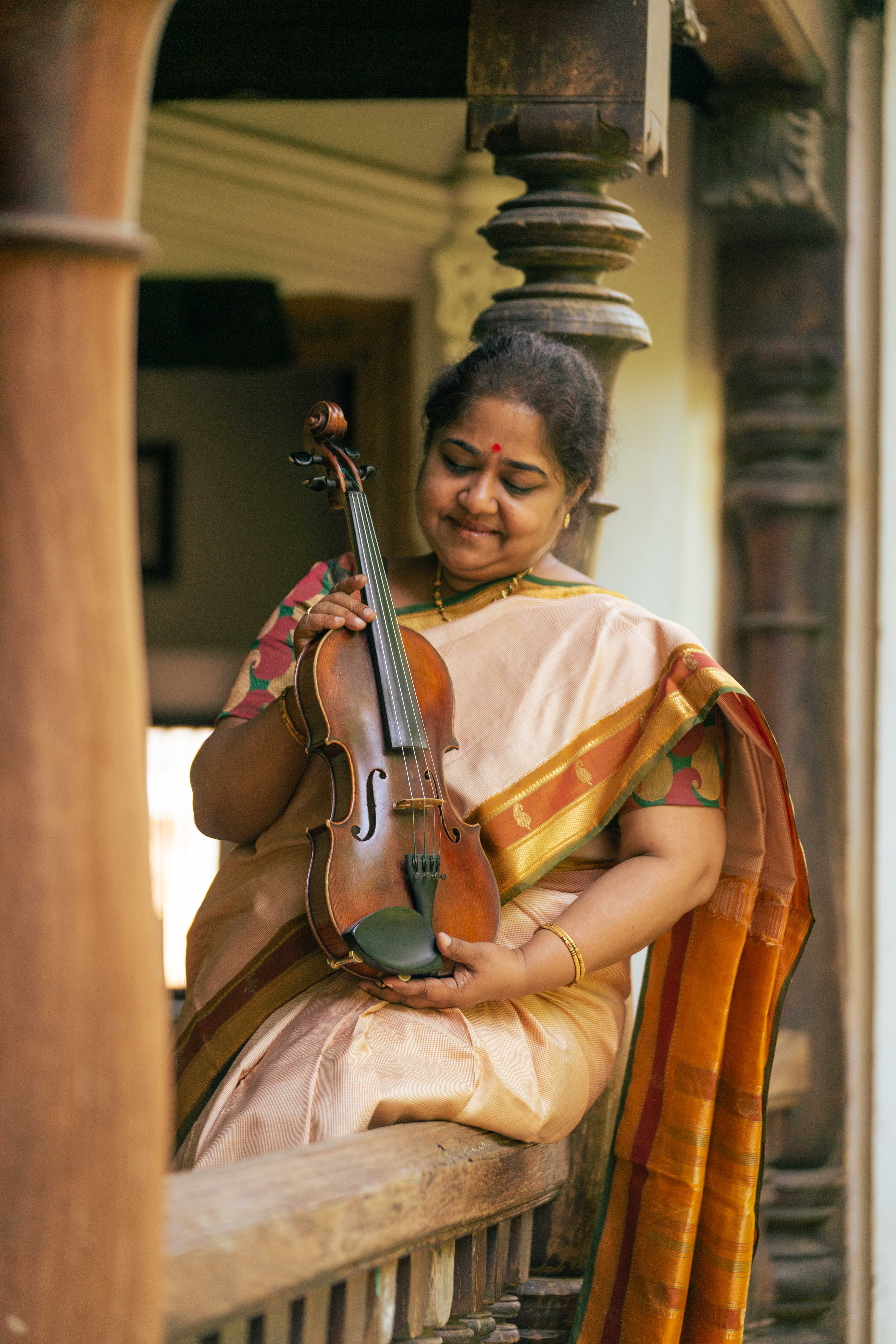 Lalgudi Vijayalakshmi with violin